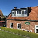 Oltmanns Bummert Am Hafen Greetsiel